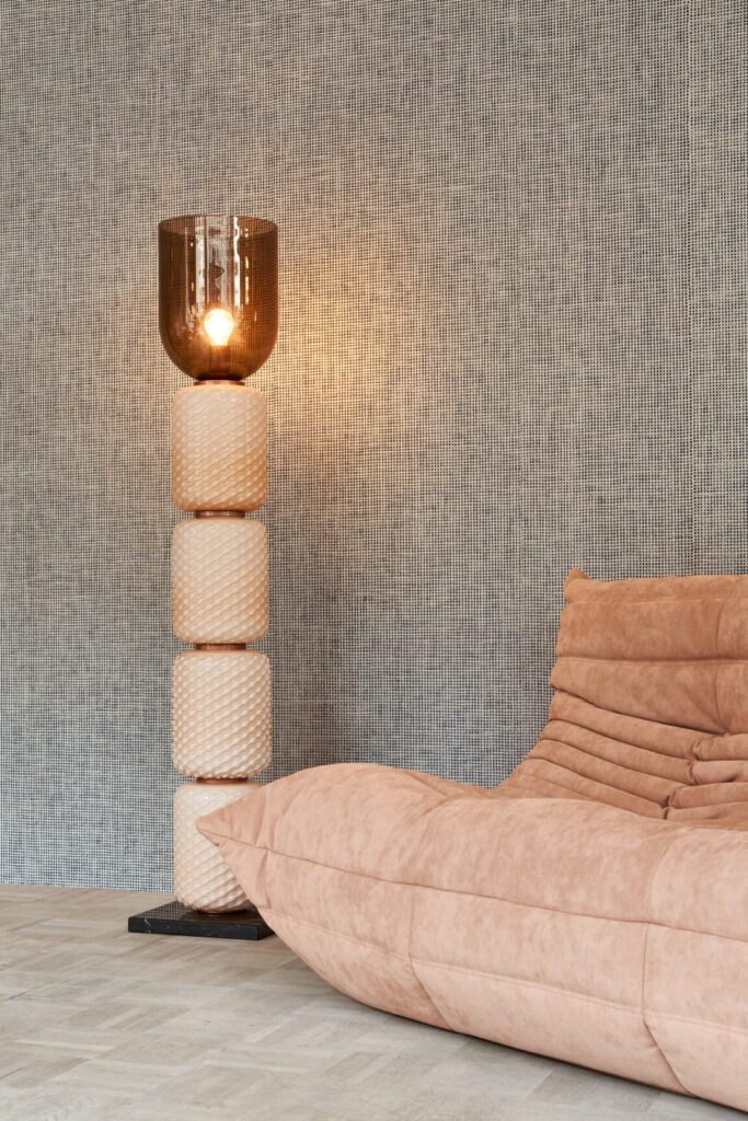 Arte All naturals Waffle weave behang in kleur Navy Beige (85532A) - Interieur impressie