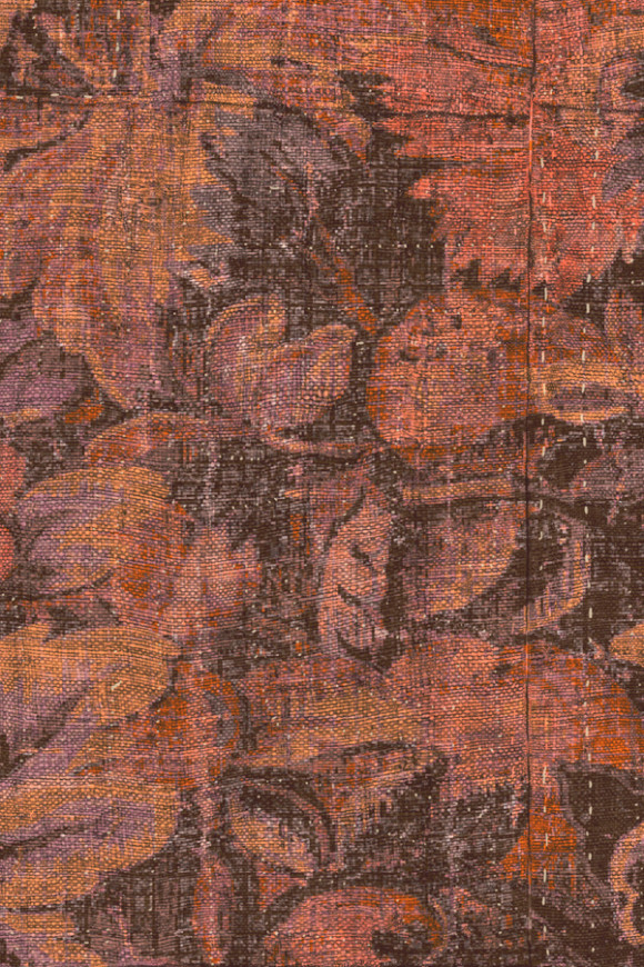 Arte Antigua Stagionato behang in kleur Amaranth (33011) - Product close-up