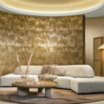 Arte Arte contract Mercury behang in kleur Warm Gold (67712) - Interieur impressie