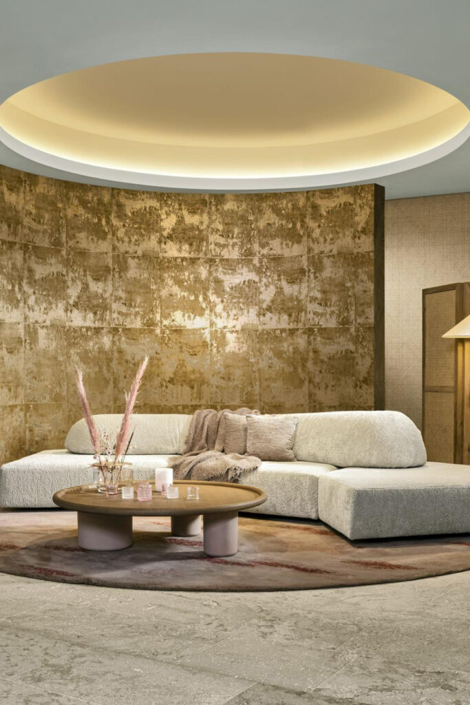Arte Arte contract Mercury behang in kleur Warm Gold (67712) - Interieur impressie