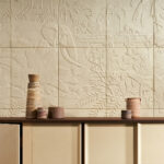 Arte Babylon Between rivers behang in kleur Rattan (97003) - Interieur impressie