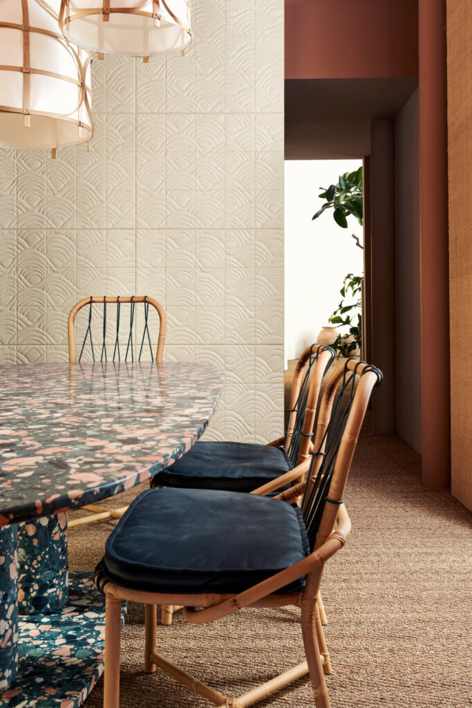 Arte Babylon Terracotta behang in kleur Dune (97011) - Interieur impressie