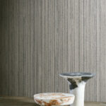 Arte Cameo Linea behang in kleur Rocky Grey (66071) - Interieur impressie