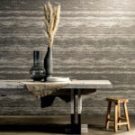 Arte Cameo Lustro behang in kleur Deep Slate (66050) - Interieur impressie