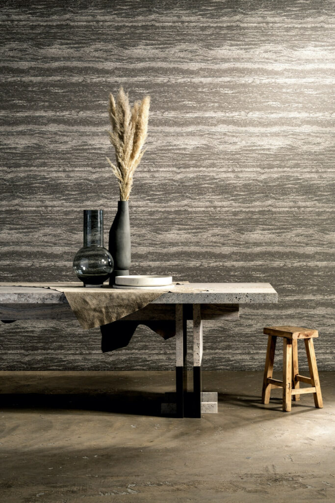 Arte Cameo Lustro behang in kleur Deep Slate (66050) - Interieur impressie
