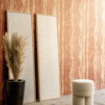 Arte Cameo Lustro behang in kleur Terracotta (66053) - Interieur impressie