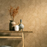 Arte Cameo Shibam behang in kleur Plaster Beige (66012) - Interieur impressie