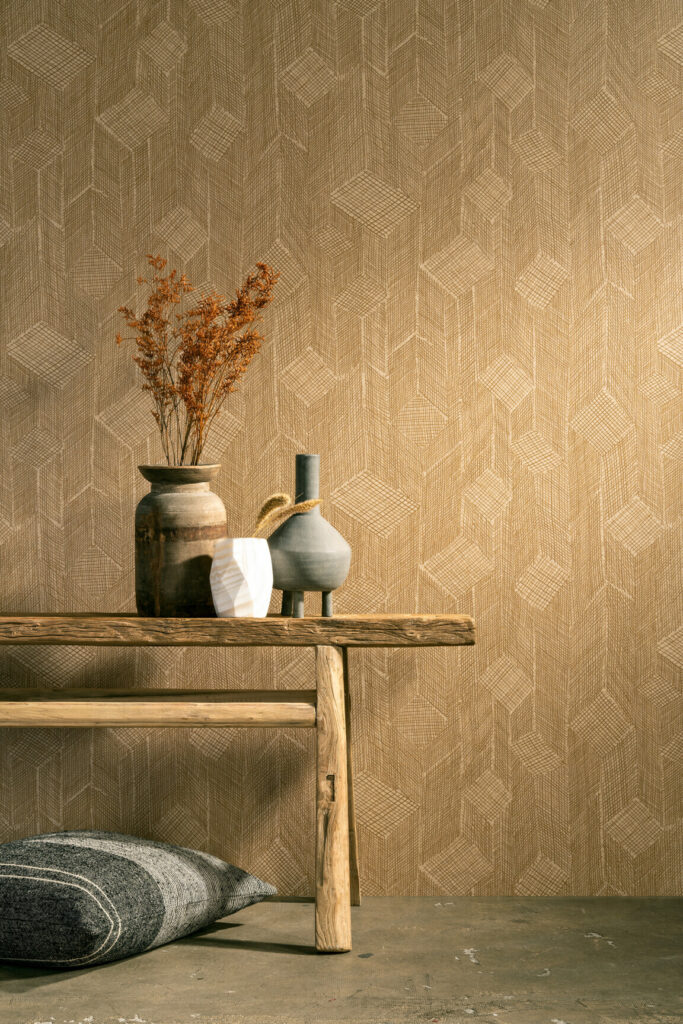 Arte Cameo Shibam behang in kleur Plaster Beige (66012) - Interieur impressie