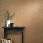 Arte Cameo Timber behang in kleur Copper (54040A) - Interieur impressie