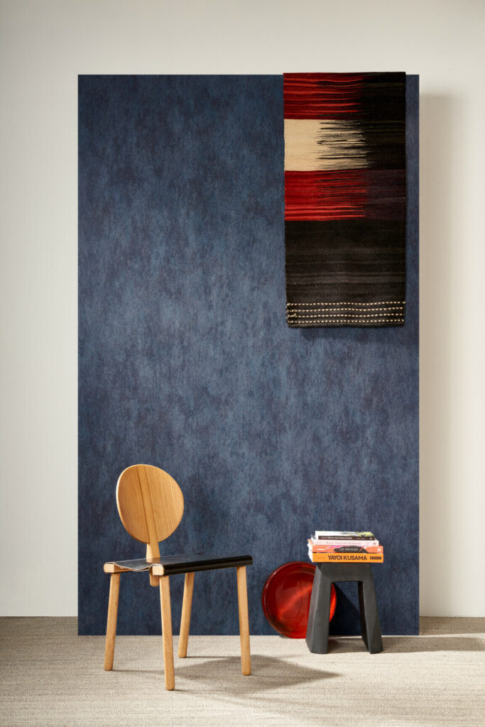 Arte Essentials costura Manchas behang in kleur Midnight (57524) - Interieur impressie