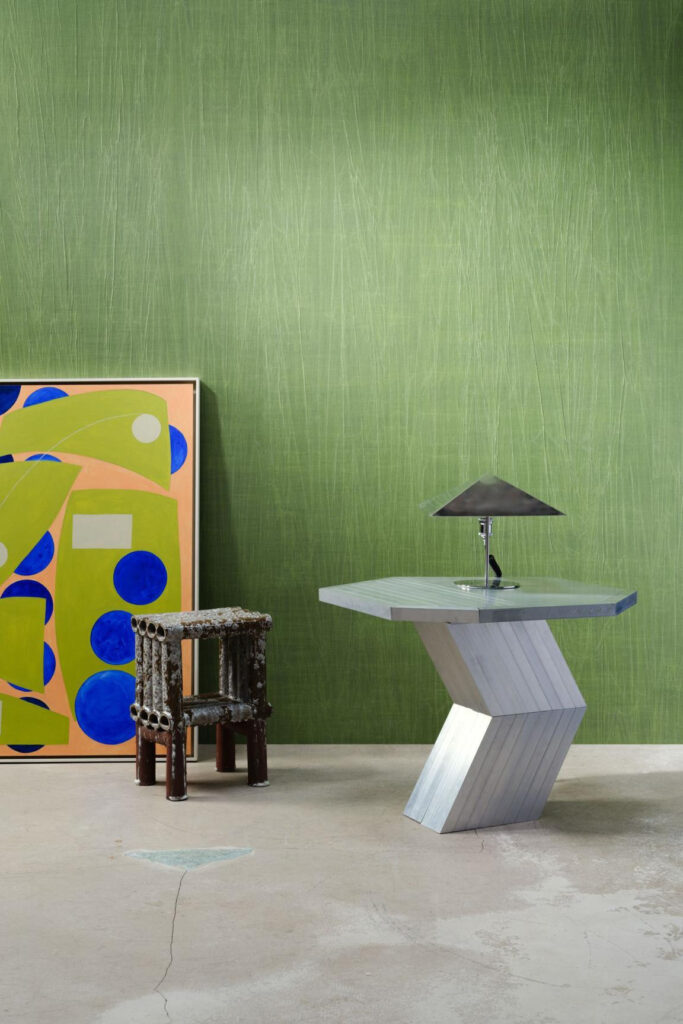 Arte Embleme Pyxis behang in kleur Iguana (38015A) - Interieur impressie