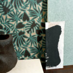 Arte Essentials costura Botanis behang in kleur Nutmeg Teal (57581) - Interieur impressie