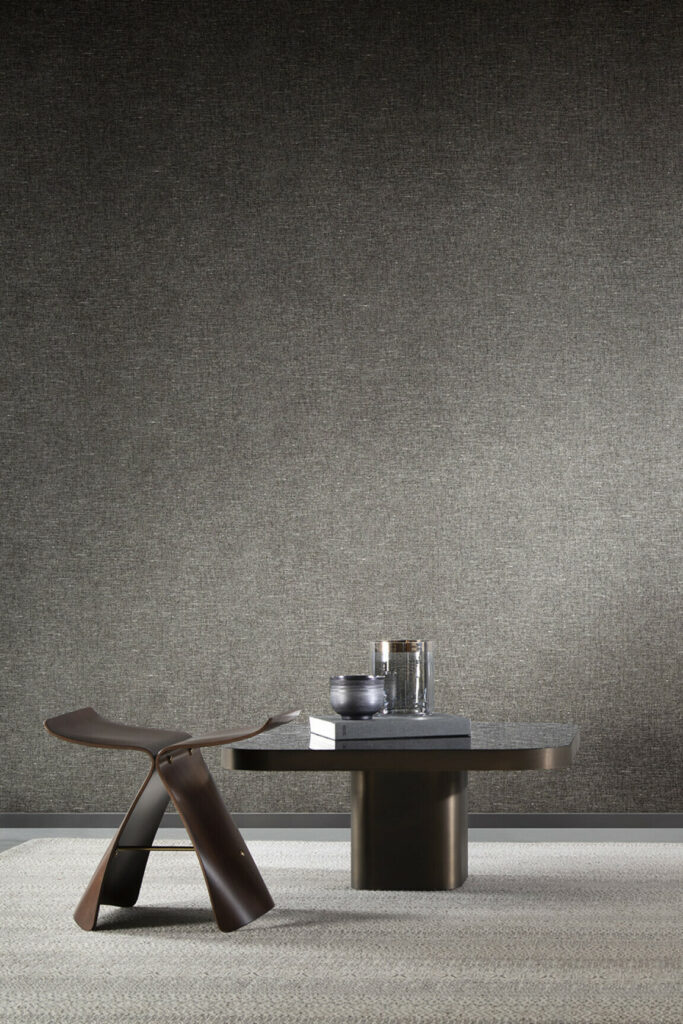 Arte Essentials les nuances Chanderi behang in kleur Onyx (91508) - Interieur impressie