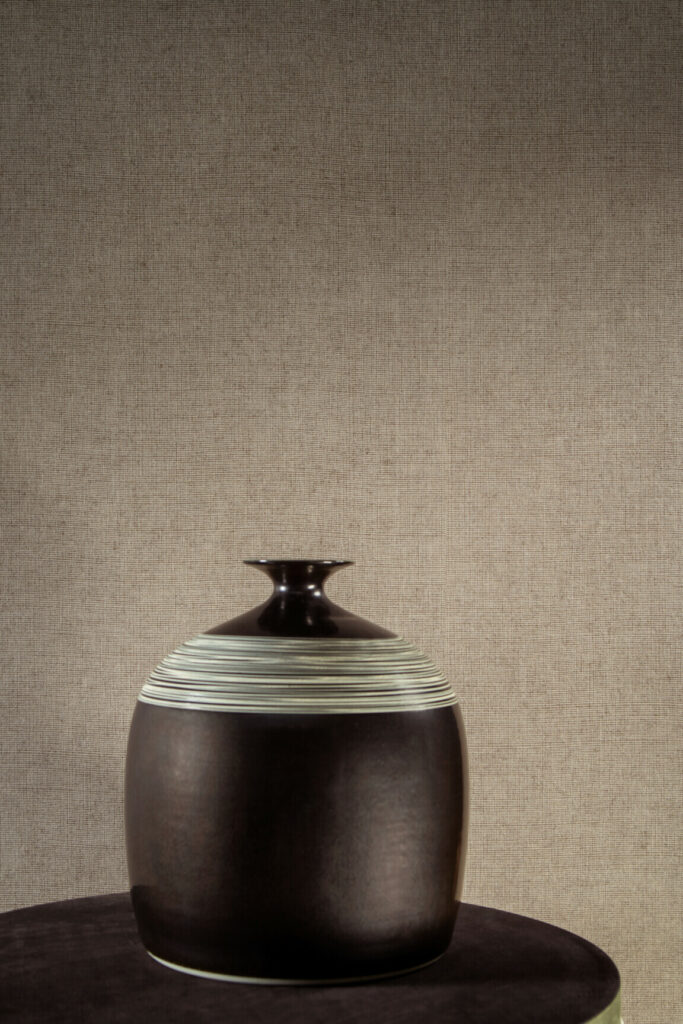 Arte Essentials palette Tulle behang in kleur Umber (73082B) - Interieur impressie