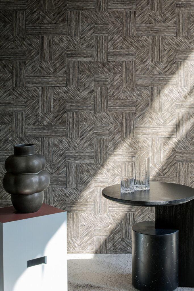 Arte Essentials tangram Intarsio behang in kleur Granite (24048) - Interieur impressie