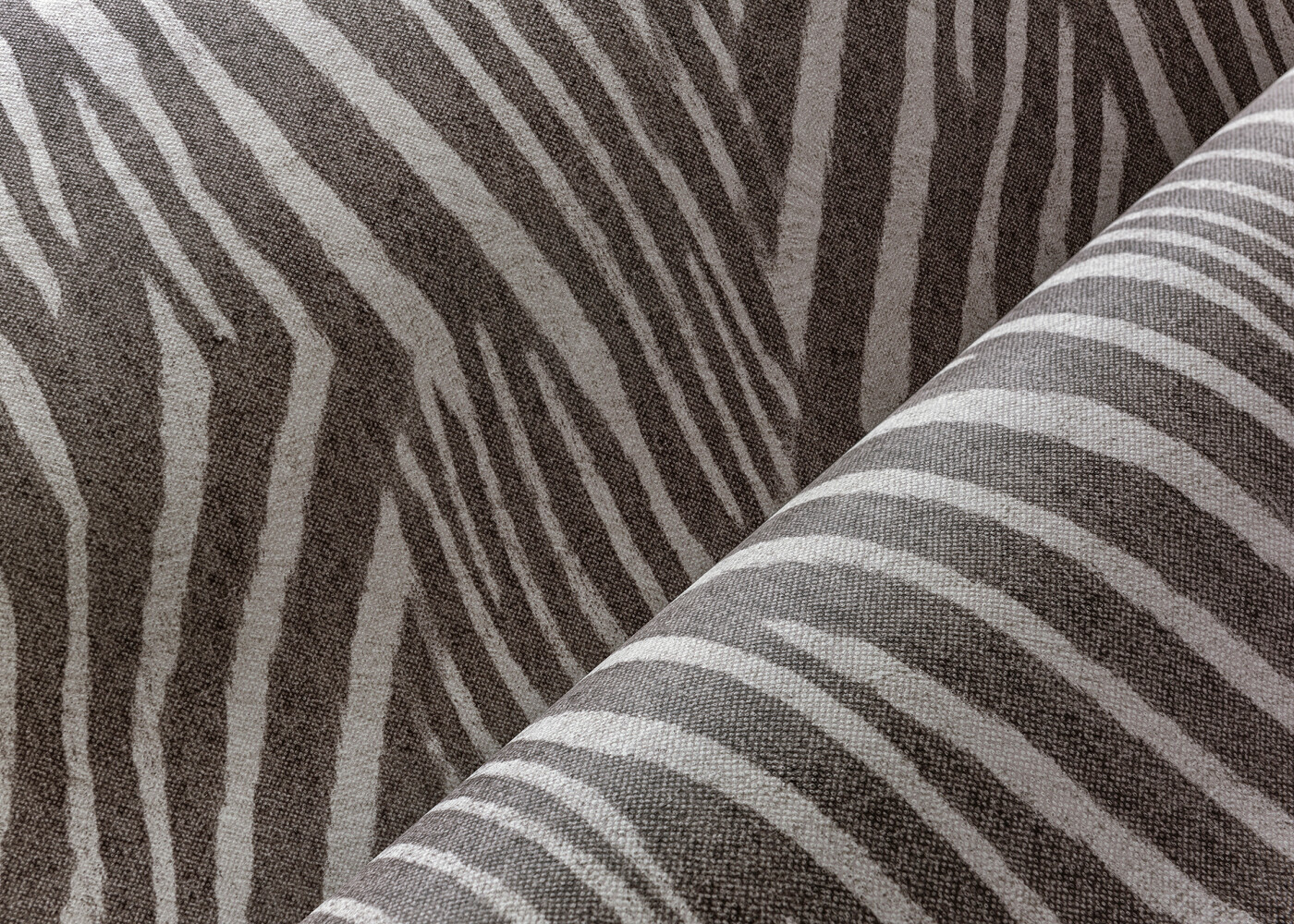 Arte Essentials-travellers Damara