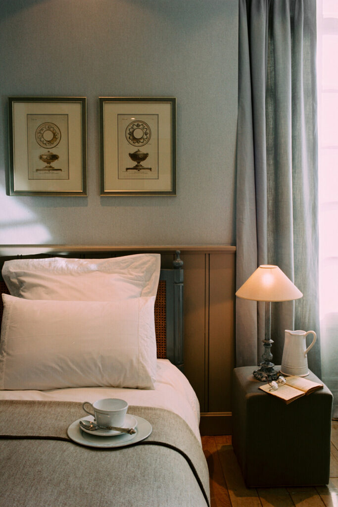 Flamant the wallpaper collection Lin behang in kleur Smoke (40018) - Interieur impressie