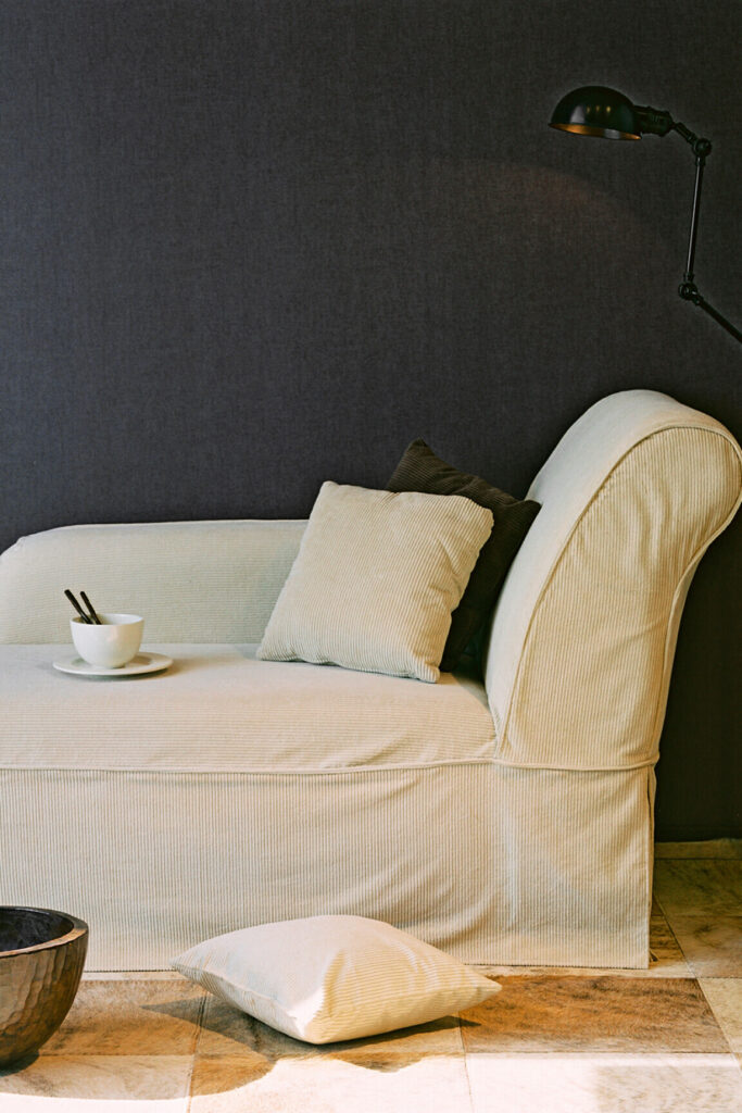 Flamant the wallpaper collection Lin behang in kleur Black Tie (40024) - Interieur impressie