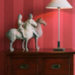 Flamant the wallpaper collection Stripe behang in kleur Orient Express (40045) - Interieur impressie