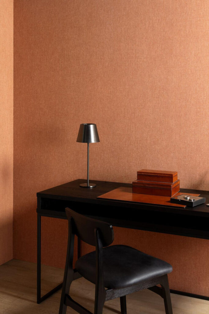 Flamant honore Lin normandie behang in kleur Hotchips (78231) - Interieur impressie