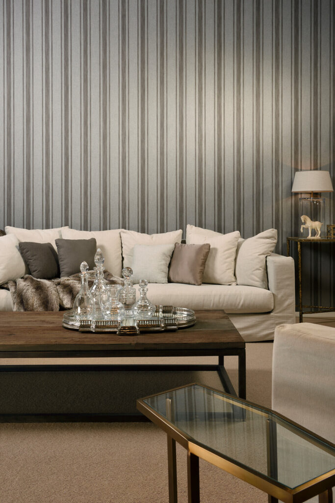 Flamant les rayures stripes Bayadere behang in kleur Eclipse (78105) - Interieur impressie