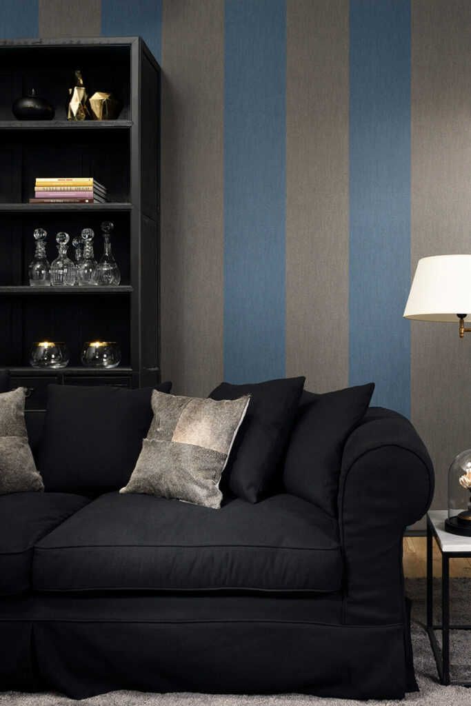 Flamant les rayures stripes Grande stripe behang in kleur Eléphant et Midnight Blue (30028) - Interieur impressie
