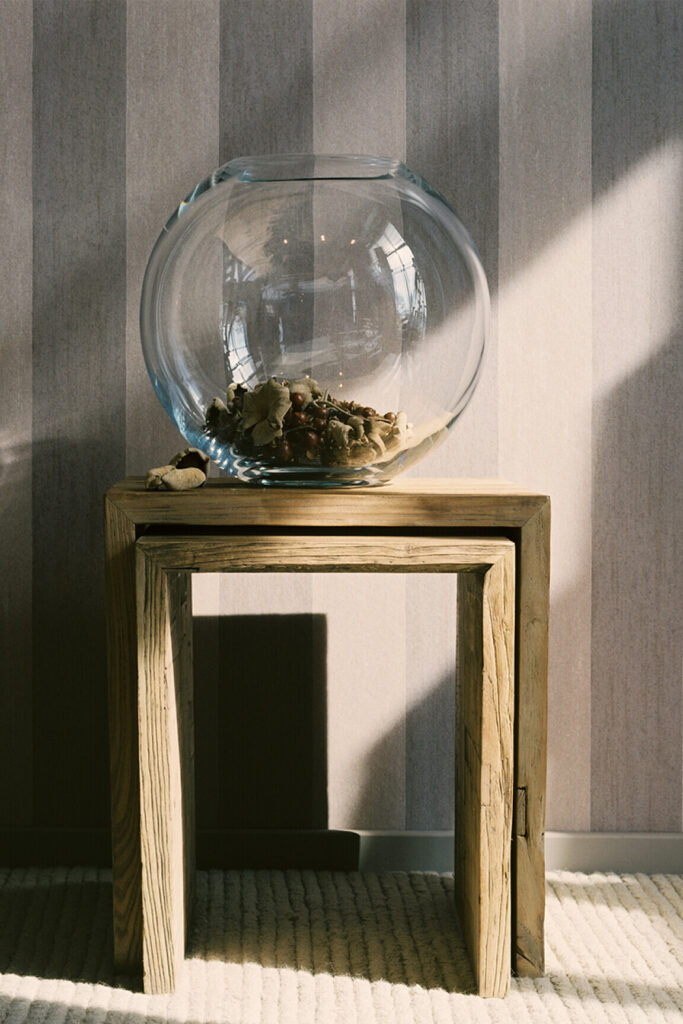 Flamant les rayures stripes Stripe behang in kleur Nocturne Paris Bohème (30017) - Interieur impressie