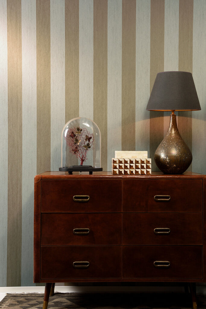 Flamant les rayures stripes Stripe behang in kleur Winter Fjord (30022) - Interieur impressie