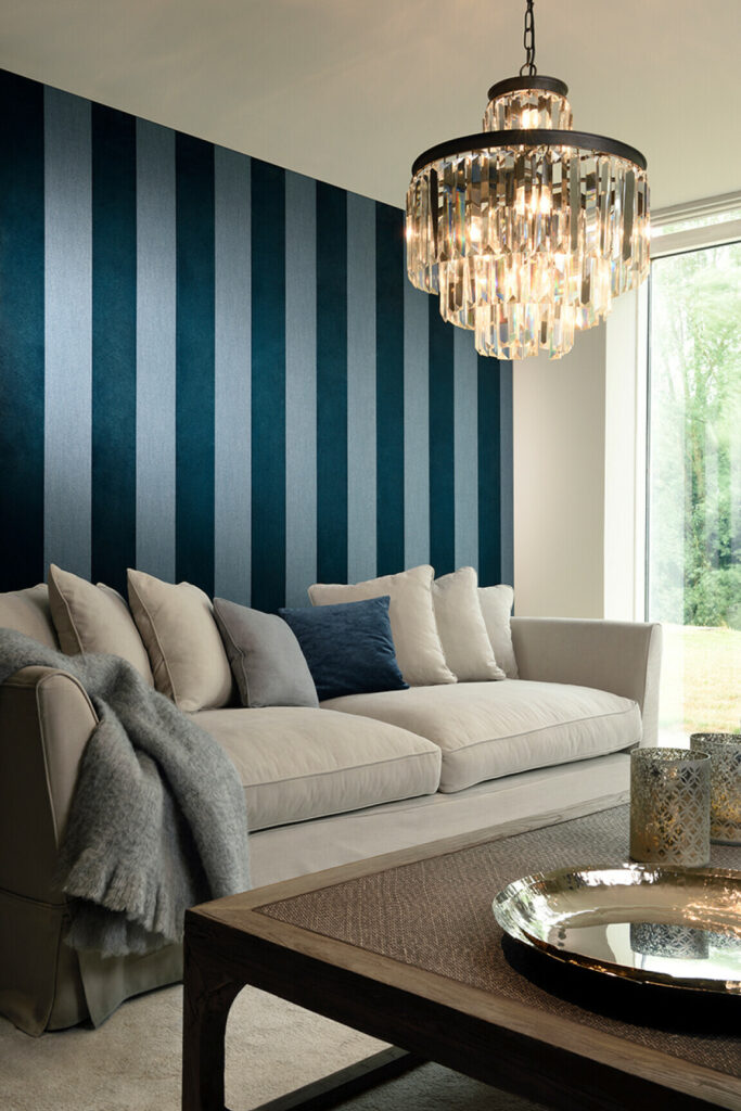 Flamant les rayures stripes Velvet behang in kleur Midnight Blue (18115) - Interieur impressie