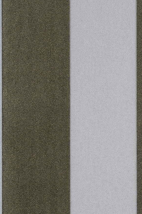 Flamant-suite-III-velvet Stripe Velvet and Lin behang in kleur Galet (18108) - Product close-up