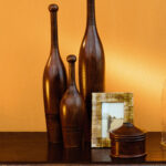 Flamant suite i les unis Lin behang in kleur Safran (40099) - Interieur impressie