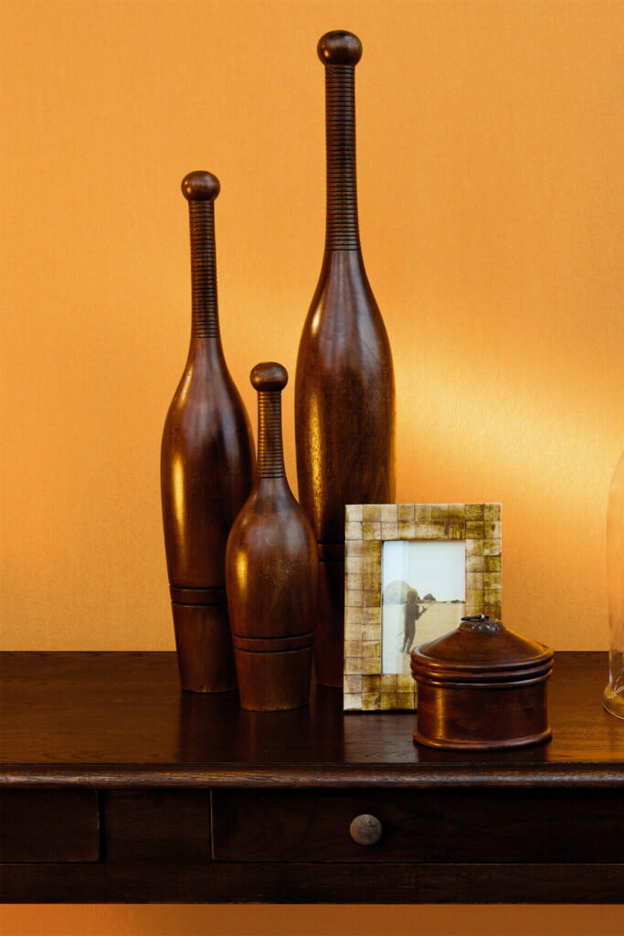 Flamant suite i les unis Lin behang in kleur Safran (40099) - Interieur impressie