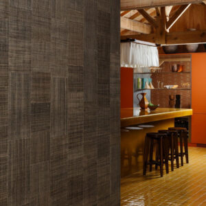 Arte Icarus Telaio behang in kleur Dark Sepia (15729) - Interieur impressie