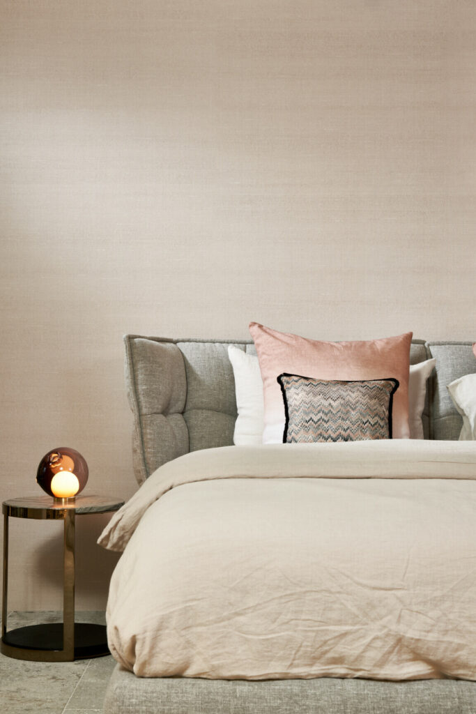 Arte Icons Latus behang in kleur Bisque (50512A) - Interieur impressie