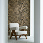 Arte Icons Symbiosis behang in kleur Goldstorm (85562) - Interieur impressie
