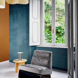 Arte Kanso Shibumi behang in kleur Azure (72530) - Interieur impressie