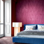 Arte Kanso Yugen behang in kleur Damson (72500) - Interieur impressie