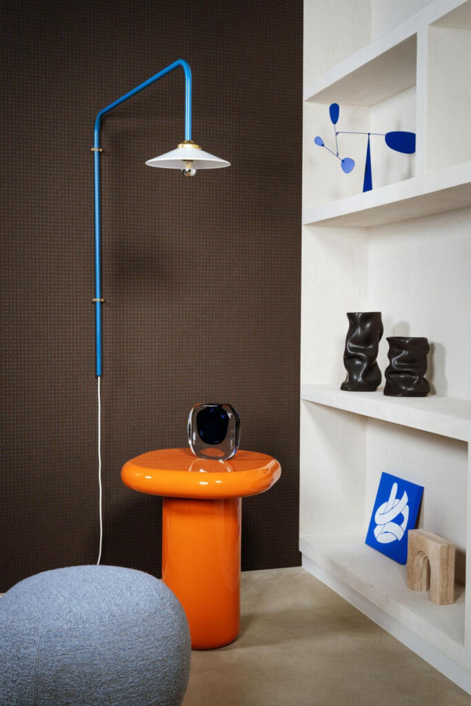 Arte Le corbusier dots Dots behang in kleur Marron (31033) - Interieur impressie