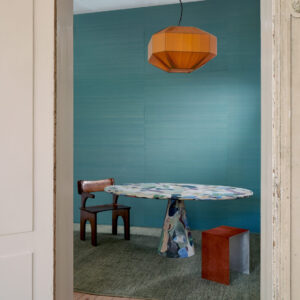 Arte Le couturier Papillon behang in kleur Turquoise (58551) - Interieur impressie