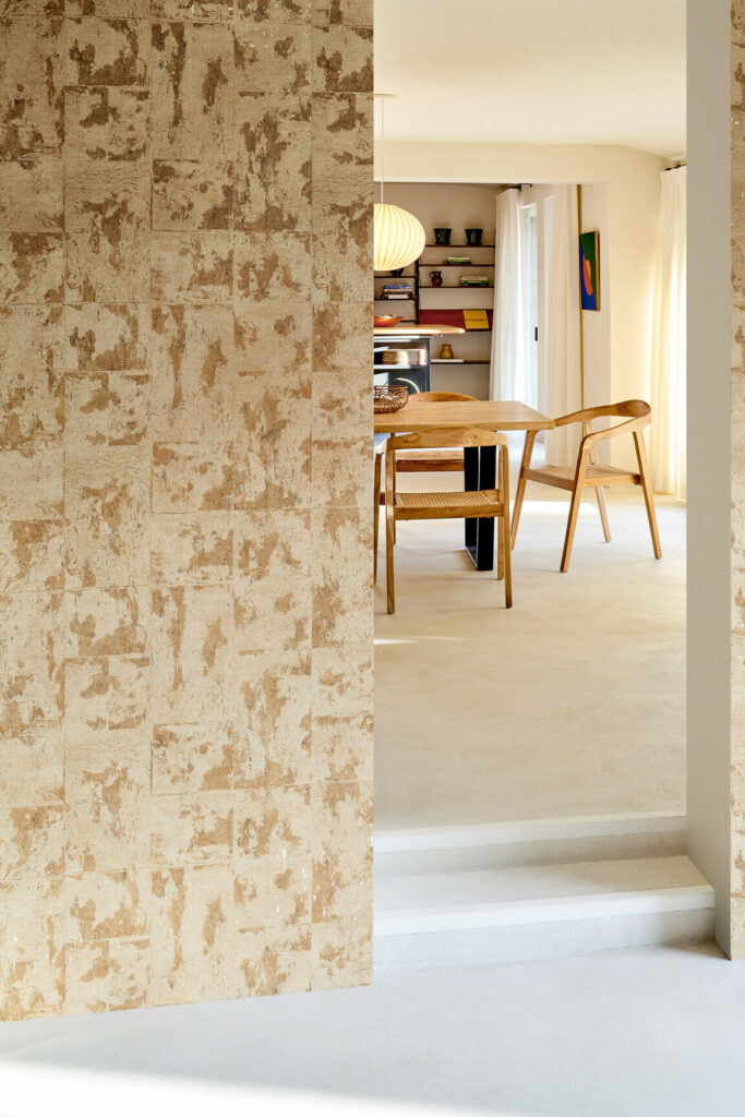 Arte Les forets Eclat behang in kleur Tan (48045) - Interieur impressie