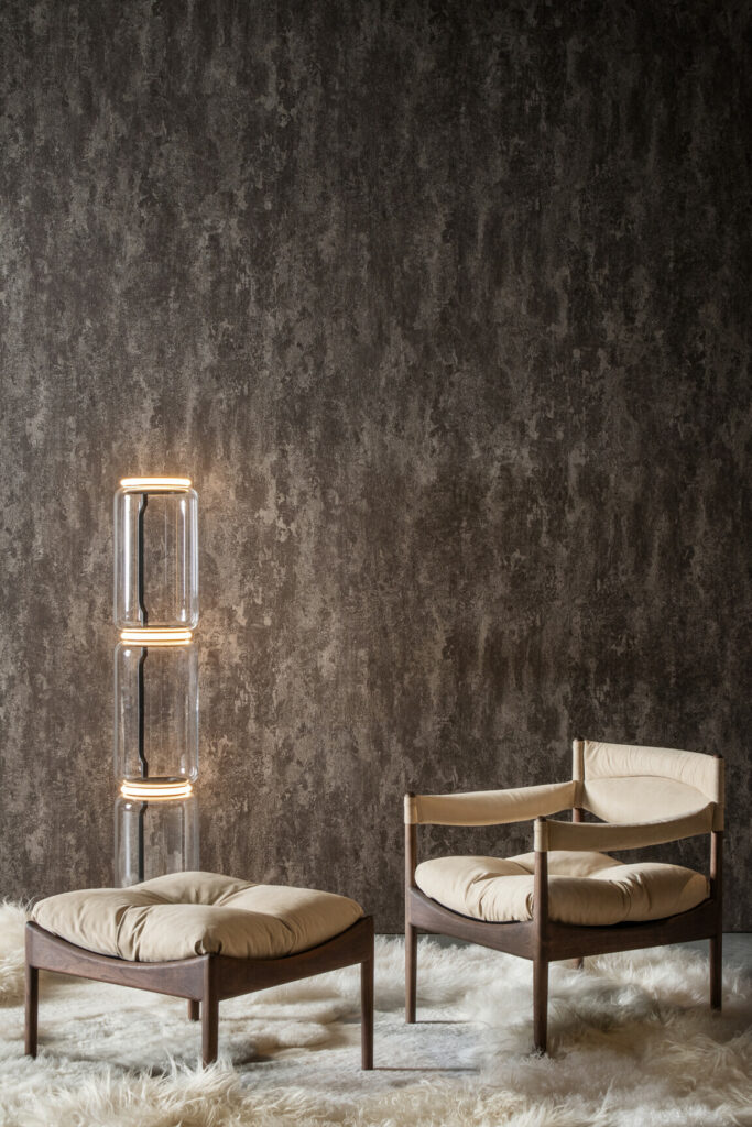Arte Les thermes Stucco behang in kleur Hot Chocolate (70534) - Interieur impressie
