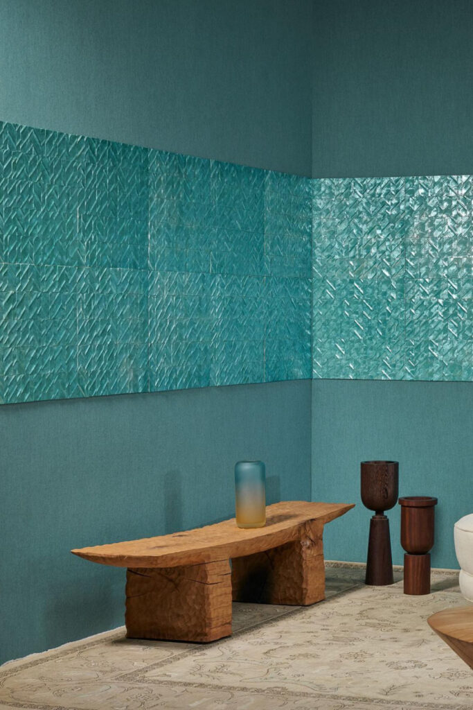 Arte Luster Perula behang in kleur Lagune (70303) - Interieur impressie