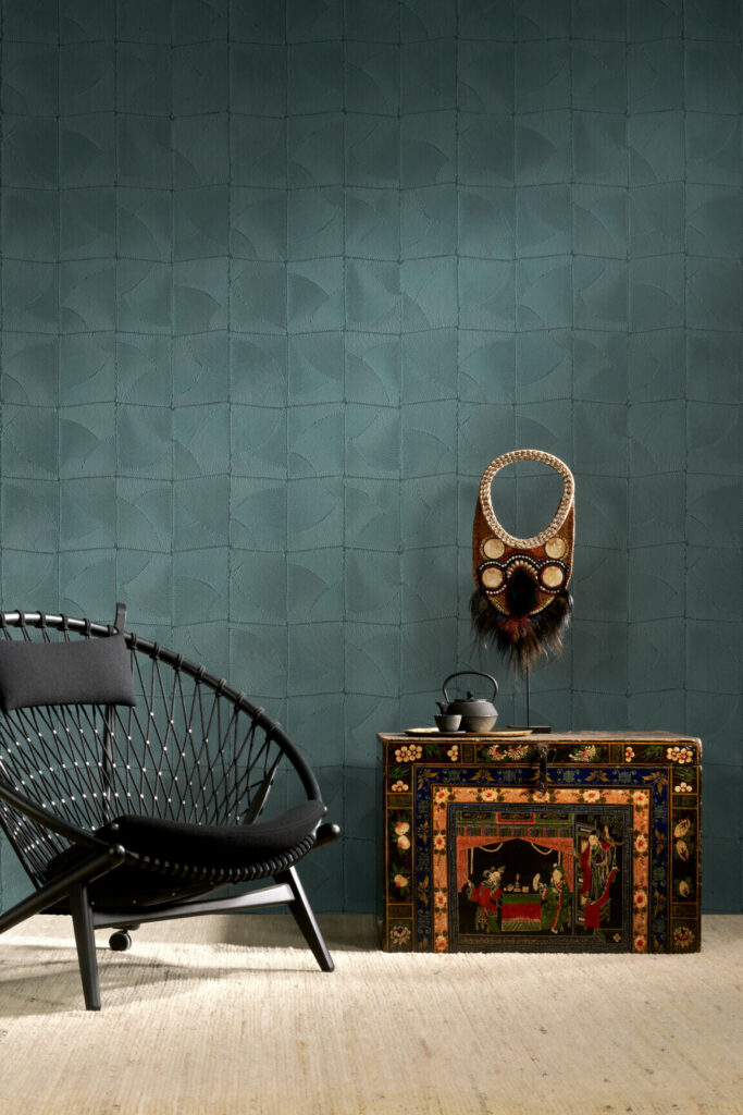 Arte Manila Atlas behang in kleur Petrol (64530) - Interieur impressie