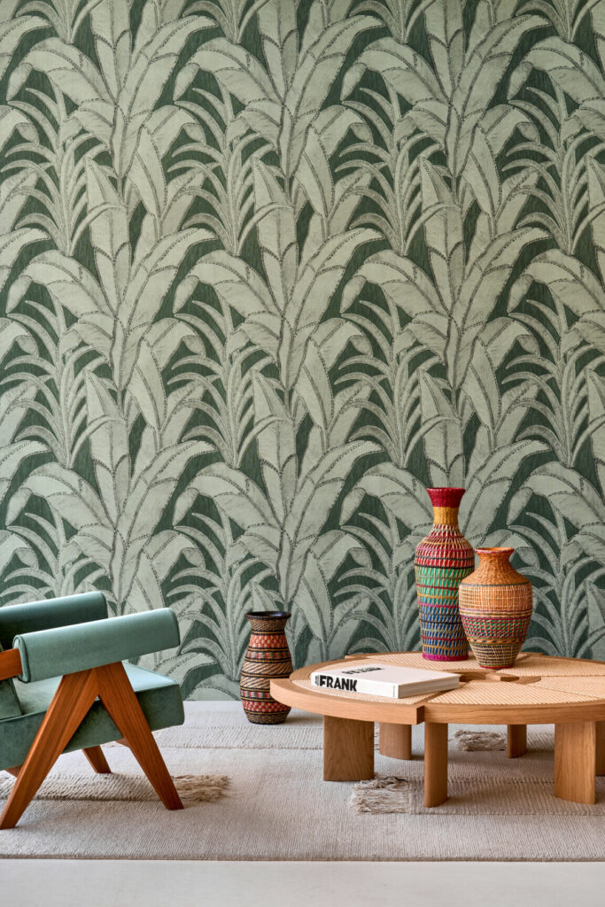 Arte Manila Botanic behang in kleur Pine (64504) - Interieur impressie