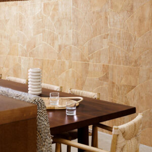 Arte Melaky Rubra behang in kleur Golden Natural (40711) - Interieur impressie