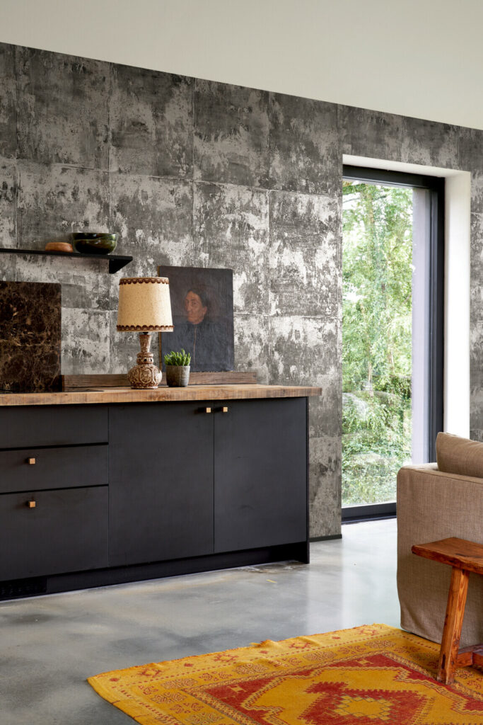 Arte Metal x patina Platinum behang in kleur Ash (85508A) - Interieur impressie