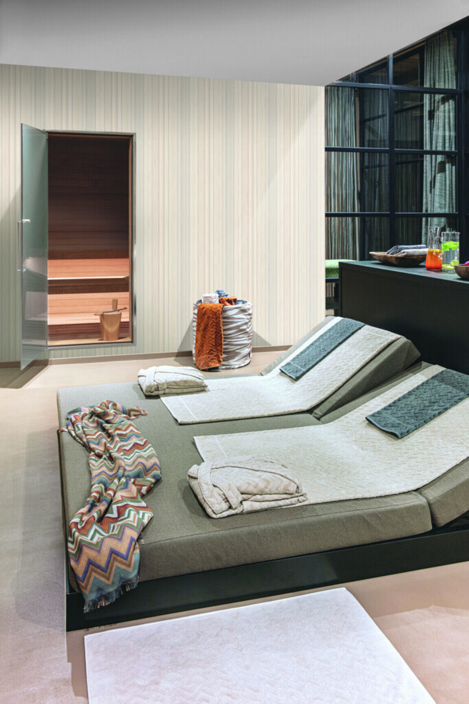 Missoni home wallcoverings 04 Striped sunset behang in kleur 10397 (10397) - Interieur impressie