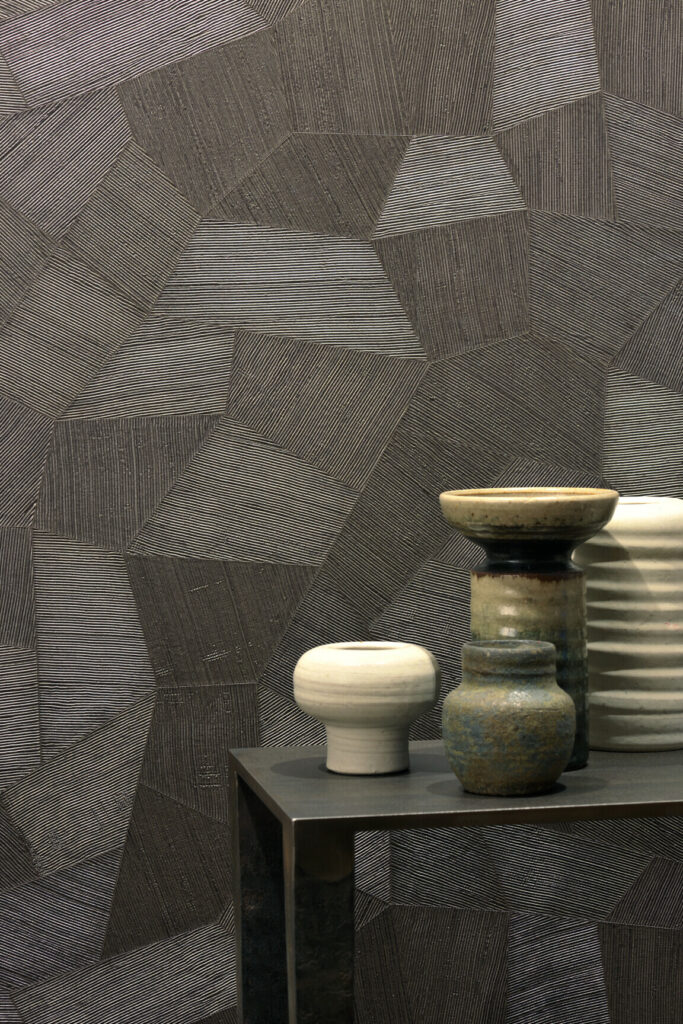 Arte Monsoon 20 Facet behang in kleur Dark Shadow (75306A) - Interieur impressie