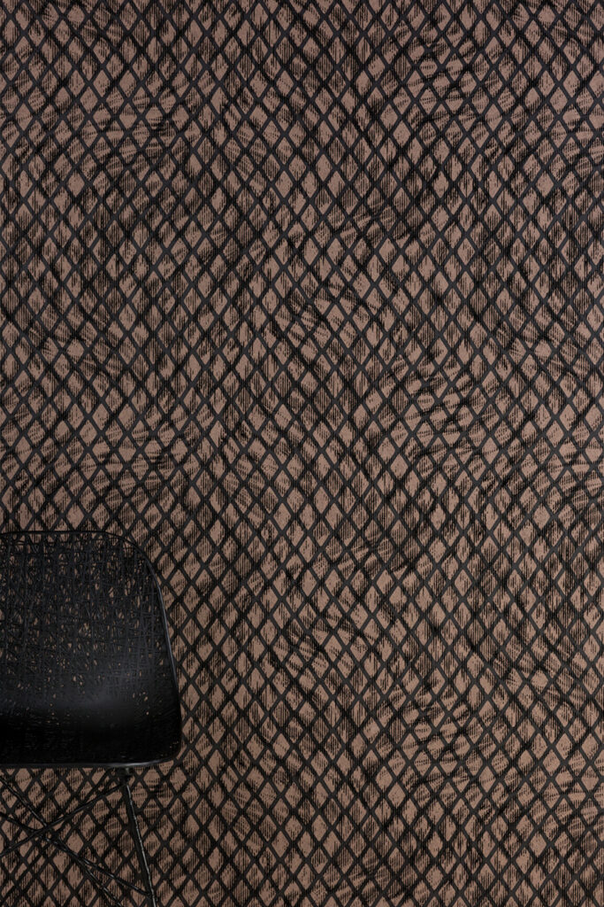Moooi wallcovering extinct animals Aristo quagga behang in kleur Walnut (MO2031) - Interieur impressie