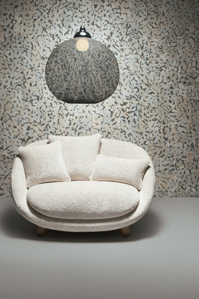 Moooi wallcovering extinct animals Armoured boar behang in kleur Black & White (MO2111) - Interieur impressie